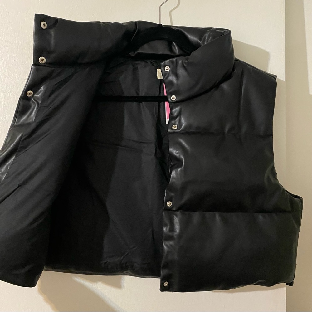 NWT Women Puffer Vest Faux Leather Black NEW XXL Oversized Bikercore Whimsygoth - Picture 5 of 12